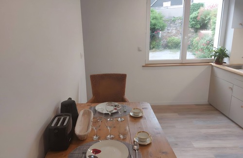 Morgat Apartment | Apartment 'Rdc, Morgat Plage' with Shared Garden and Wi-Fi