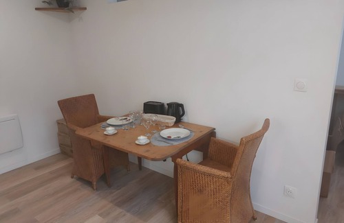 Morgat Apartment | Apartment 'Rdc, Morgat Plage' with Shared Garden and Wi-Fi