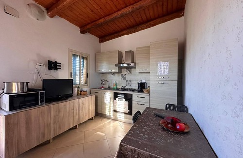 Augusta Apartment | Apartment 'Relax A Due Passi Dal Mare' with Shared Garden, Wi-Fi and Air Conditioning