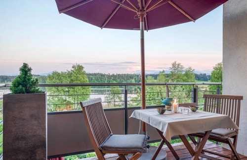 Pelham Apartment | Apartment "Relaxx" with Lake View, Shared Garden & Wi-Fi