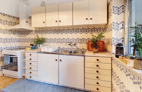Caminha Apartment | Apartment 'Retro Beach House Moledo' with Mountain View, Wi-Fi and Air Conditioning