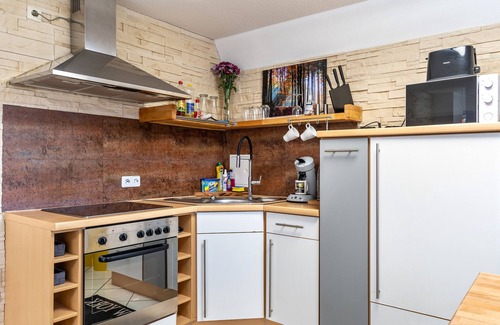 Friesenheim Apartment | Apartment 'Ribeiro Tesouro' with Wi-Fi