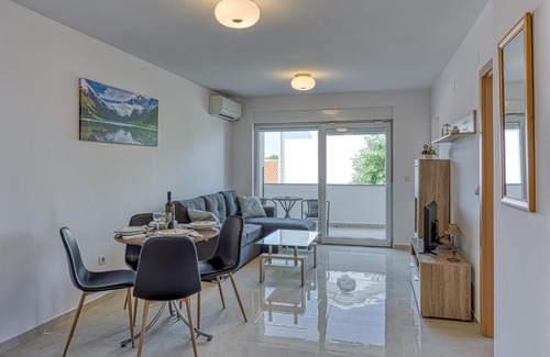 Murine House | Apartment Riki