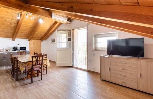 Brindisi Apartment | Apartment 'Rosa Dei Venti' with Shared Pool, Wi-Fi and Air Conditioning