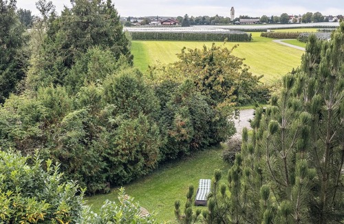 Waggershausen Apartment | Apartment 'Rosenzimmer 1' with Mountain View, Shared Garden and Wi-Fi