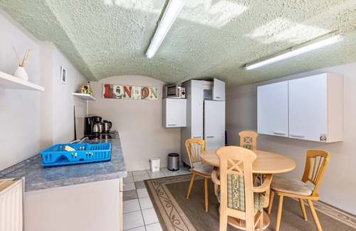 Jessen Apartment | Apartment 'Ruhiges Nest Mit Sauna Und Garten' with Shared Garden and Wi-Fi