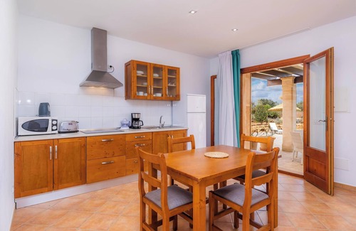 Ariany Apartment | Apartment S Hort Can Capità Familiar Superior 2 close to the Sea with Shared Pool & Wi-Fi