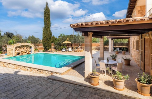 Ariany Apartment | Apartment S Hort Can Capità Familiar Superior 2 close to the Sea with Shared Pool & Wi-Fi