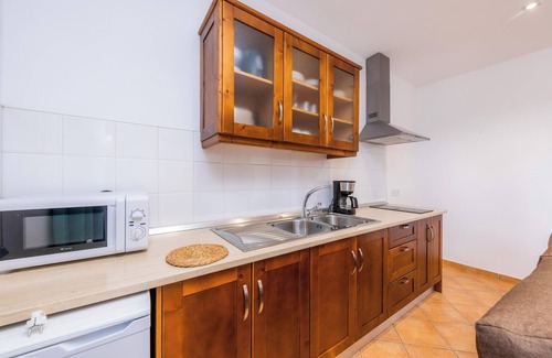 Ariany Apartment | Apartment 'S Hort Can Capità Suite Junior' close to the Sea with Shared Pool & Wi-Fi