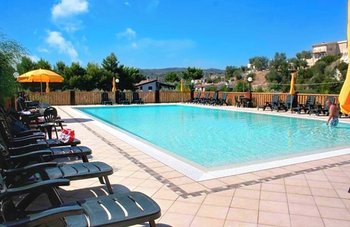 Scialara Apartment | Apartment 'Sabbia D'oro, Trilocale 401' with shared pool and Wi-Fi