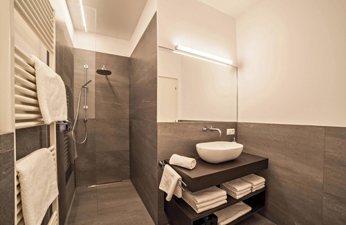 Merano Apartment | Apartment "Sabine K" with Mountain View, A/C, Wi-Fi & Balcony