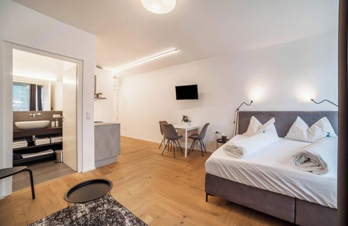 Merano Apartment | Apartment "Sabine K" with Mountain View, A/C, Wi-Fi & Balcony