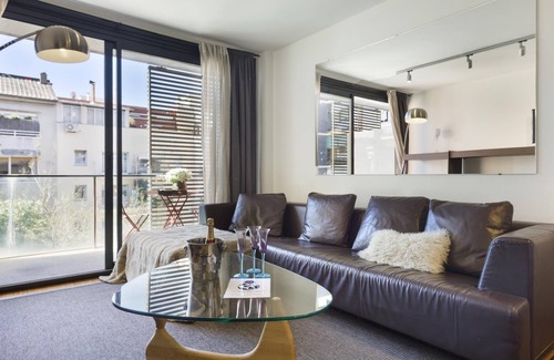 Sant Gervasi Apartment | Apartment Sant Gervasi 3 rooms with Terrace and optional parking -WiFi Free