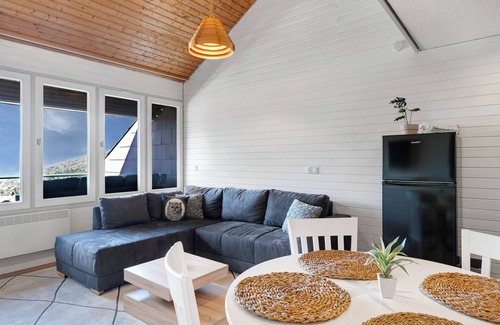 Sasbachwalden Apartment | Apartment 'Schwarzwaldtraum' with Mountain View, Community Pool and Wi-Fi