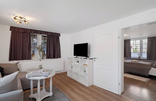 Buhl Apartment | Apartment 'Schwarzwaldtani - Städtle 2' with Mountain View, Wi-Fi and Air Conditioning