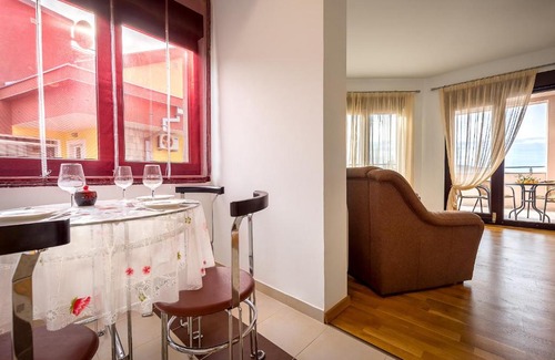 Rafajlovici Apartment | Apartment Seaside Home