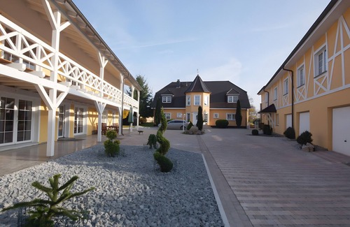 Schonebeck Apartment | Apartment 'Seeadler' with Shared Terrace, Balcony and Wi-Fi