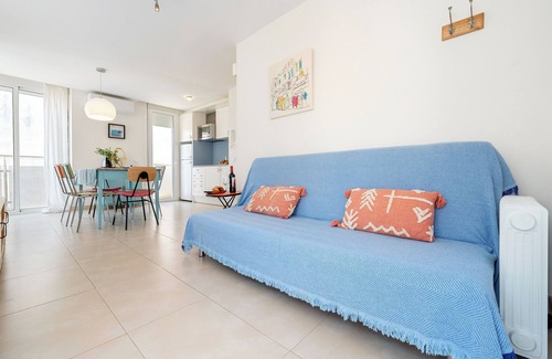 Costa Dorada Apartment | Apartment 'Sf1' with Wi-Fi and Air Conditioning