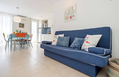 Costa Dorada Apartment | Apartment 'Sf2' with Wi-Fi and Air Conditioning