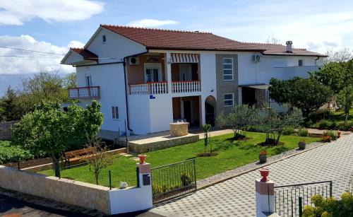 Vrsi Apartment | Apartment Sime