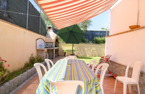 Cea Apartment | Apartment "Simona" with Shared Garden & A/C