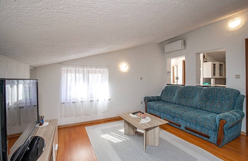 Cancini Apartment | Apartment Slavko Cancini with Balcony