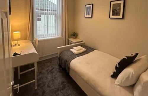 Blyth Apartment | Apartment - Sleeps 3 - Pet friendly - Parking