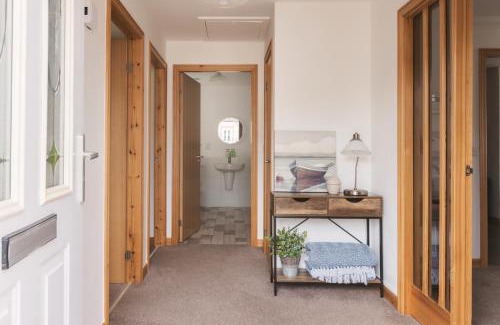 Cellardyke Apartment | Apartment - Sleeps 4 Pet friendly & Free parking