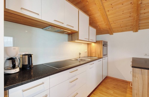 Rasa Apartment | Apartment 'Sonnenblume' with Mountain View, Shared Garden and Wi-Fi