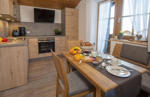 Bad Kohlgrub Apartment | Apartment Steigrain - Guesthouse Alpenglüh'n