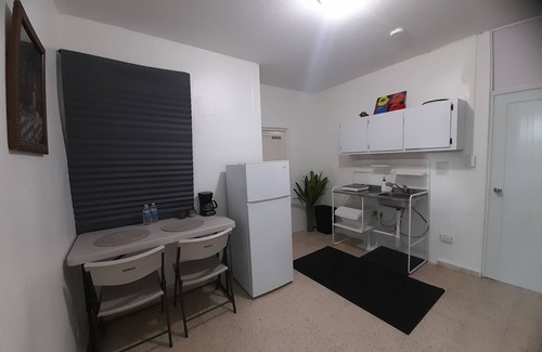 Cangrejo Arriba Apartment | Apartment steps from Isla Verde airport