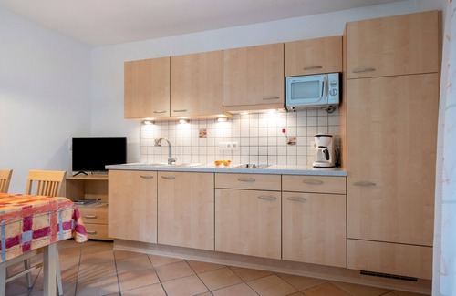 Vollan Apartment | Apartment 'Stettnerhof Ifinger' with Mountain View, Terrace & Wi-Fi
