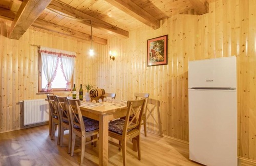 Cetingrad Apartment | Apartment Stone and Wood
