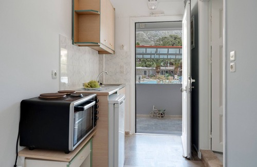 Panormos Apartment | Apartment 'Studio 4' with Mountain View, Wi-Fi and Air Conditioning