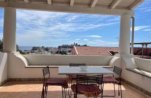 Lipari Historic Centre Apartment | Apartment 'Suite De Pasquale 3 Camere' with Sea View, Wi-Fi and Air Conditioning