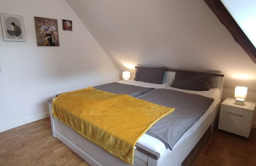 Weimar Apartment | Apartment 'Sunrise' with Balcony and Wi-Fi