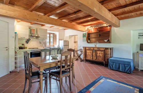 Casone Carpinelli Apartment | Apartment 'Suoni Della Natura' with Shared Garden and Wi-Fi