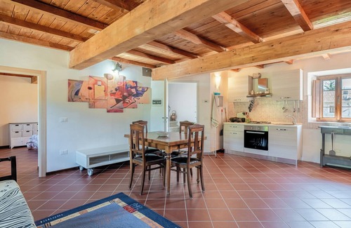 Casone Carpinelli Apartment | Apartment 'Suoni Della Natura' with Shared Garden and Wi-Fi