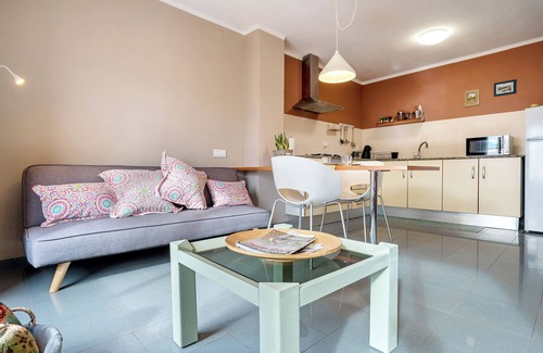 Amposta Apartment | Apartment 'Super Terraza' with Private Terrace, Wi-Fi and Air Conditioning