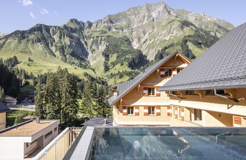 Schroecken Apartment | Apartment Tannberg - Berghaus Schröcken - 4* Basecamp