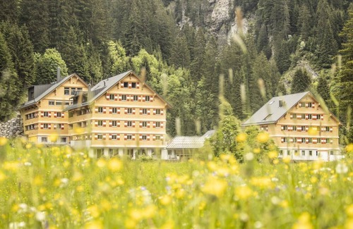 Schroecken Apartment | Apartment Tannberg - Berghaus Schröcken - 4* Basecamp