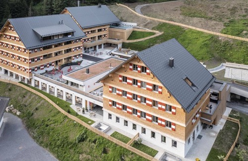 Schroecken Apartment | Apartment Tannberg - Berghaus Schröcken - 4* Basecamp