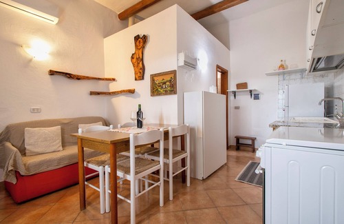 Bortigiadas Apartment | Apartment 'Tenuta Ponte Vecchio' with Lake View, Private Garden and Air Conditioning