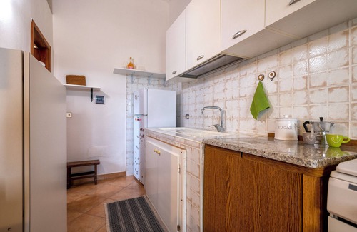 Bortigiadas Apartment | Apartment 'Tenuta Ponte Vecchio' with Lake View, Private Garden and Air Conditioning