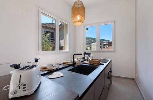 Como Apartment | Apartment 'Teresa Suite In Como' with Private Terrace, Wi-Fi and Air Conditioning