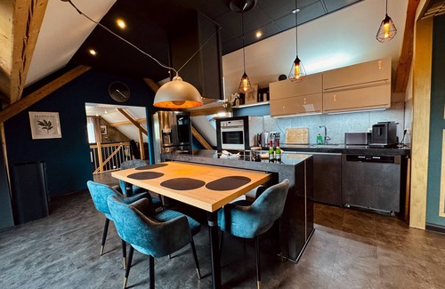 Feuerscheid Apartment | Apartment 'The Rooftop Of Lot54' with Private Terrace, Private Garden and Wi-Fi