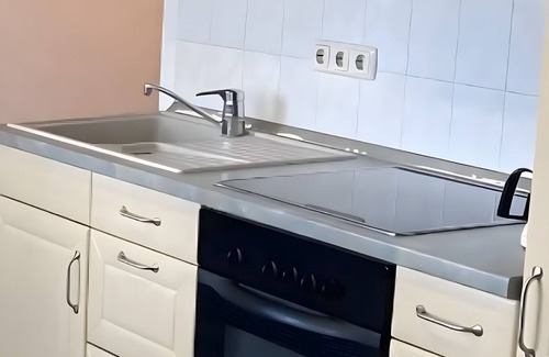 Frauendorf Apartment | Apartment 'Theresenteich' with Balcony and Wi-Fi