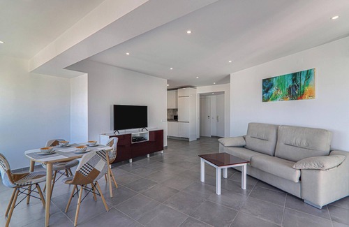 Armacao de Pera Apartment | Apartment Torre Invicta 6ºC - Vista Mar with Sea View, Pool, A/C, Wi-Fi, Garden & Balcony