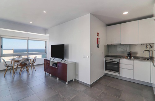 Armacao de Pera Apartment | Apartment Torre Invicta 6ºC - Vista Mar with Sea View, Pool, A/C, Wi-Fi, Garden & Balcony