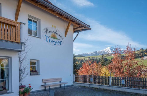 Terento Apartment | Apartment “Treyer 4 Typ B” with Mountain View, Wi-Fi, Balcony & Garden